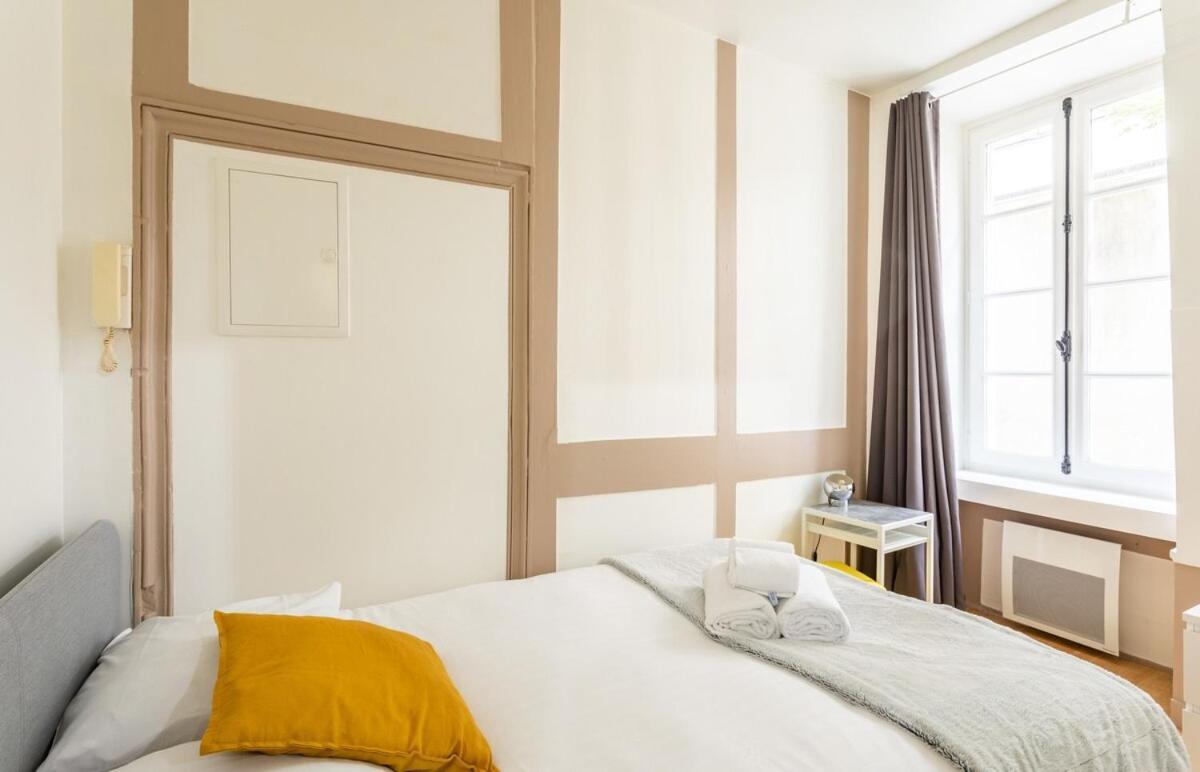 Leperdit - Bel Appartement De Charme - Hypercentre Rennes Eksteriør billede
